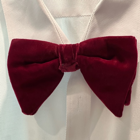 Bow Tie - Picture 1 of 2